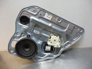 Gebruikte Ruitmechaniek 4Deurs rechts-achter Volvo S40 (MS) 1.6 D 16V Prijs € 50,00 Margeregeling aangeboden door Autodemontagebedrijf Otte