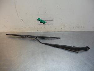 Gebruikte Ruitenwisserarm voor Suzuki Wagon-R+ (RB) 1.3 16V Prijs € 10,00 Margeregeling aangeboden door Autodemontagebedrijf Otte