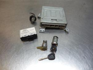 Begagnade Tändningslås + dator Jaguar XJ8 (X308) 3.2 V8 32V Executive Pris € 125,00 Marginaltabell erbjuds av Autodemontagebedrijf Otte