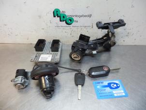 Begagnade Tändningslås + dator Fiat Grande Punto (199) 1.2 Pris € 125,00 Marginaltabell erbjuds av Autodemontagebedrijf Otte
