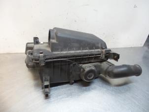 Begagnade Luftfilterhus Volvo V40 (VW) 1.8 16V Pris € 40,00 Marginaltabell erbjuds av Autodemontagebedrijf Otte