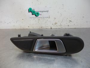 Gebruikte Portiergreep 2Deurs rechts Ford Fiesta 6 (JA8) 1.0 EcoBoost 12V 125 Prijs € 20,00 Margeregeling aangeboden door Autodemontagebedrijf Otte