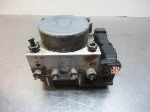 Gebruikte ABS Pomp Renault Clio III (BR/CR) 1.2 16V 75 Prijs € 25,00 Margeregeling aangeboden door Autodemontagebedrijf Otte