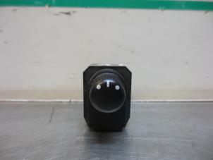 Gebruikte Spiegel Schakelaar Suzuki Swift (ZA/ZC/ZD1/2/3/9) 1.3 VVT 16V Prijs € 10,00 Margeregeling aangeboden door Autodemontagebedrijf Otte