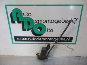 Begagnade Pump, vindrutespolare Citroen C3 Pluriel (HB) 1.6 16V Pris € 10,00 Marginaltabell erbjuds av Autodemontagebedrijf Otte