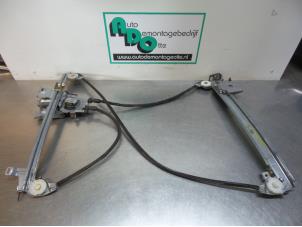 Gebruikte Ruitmechaniek 2Deurs rechts-voor Citroen C3 Pluriel (HB) 1.6 16V Prijs € 40,00 Margeregeling aangeboden door Autodemontagebedrijf Otte