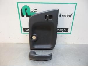 Gebruikte Schuifdeurgreep links Hyundai H-300 2.5 CRDi Prijs € 25,00 Margeregeling aangeboden door Autodemontagebedrijf Otte