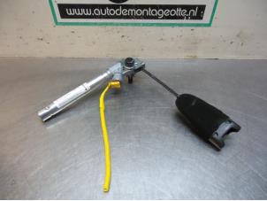 Gebruikte Gordelspanner links Alfa Romeo MiTo (955) 1.3 JTDm 16V Eco Prijs € 75,00 Margeregeling aangeboden door Autodemontagebedrijf Otte