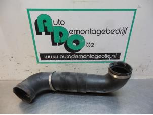 Begagnade Luftintagsslang Opel Zafira (M75) 2.2 16V Direct Ecotec Pris € 15,00 Marginaltabell erbjuds av Autodemontagebedrijf Otte