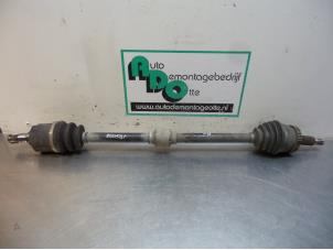 Begagnade Drivaxel, höger fram Kia Sportage (JE) 2.0 CRDi 16V VGT 4x2 Pris € 40,00 Marginaltabell erbjuds av Autodemontagebedrijf Otte