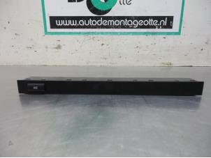 Begagnade Brytare BMW 5 serie (E39) 523i 24V Pris € 10,00 Marginaltabell erbjuds av Autodemontagebedrijf Otte