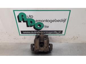Używane Zacisk hamulcowy lewy tyl BMW X5 (E53) 3.0d 24V Cena € 30,00 Procedura marży oferowane przez Autodemontagebedrijf Otte