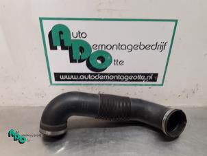 Begagnade Luftintagsslang Opel Zafira (M75) 2.2 16V Direct Ecotec Pris € 15,00 Marginaltabell erbjuds av Autodemontagebedrijf Otte