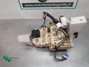 Begagnade Säkringsbox Suzuki SX4 (EY/GY) 1.6 DDiS Pris € 25,00 Marginaltabell erbjuds av Autodemontagebedrijf Otte