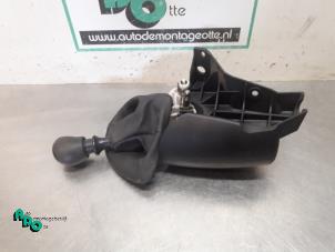 Begagnade Växelspak Nissan Interstar (X70) 2.5 dCi 16V Pris € 30,00 Marginaltabell erbjuds av Autodemontagebedrijf Otte