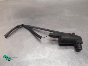 Begagnade Pump, vindrutespolare Nissan Interstar (X70) 2.5 dCi 16V Pris € 10,00 Marginaltabell erbjuds av Autodemontagebedrijf Otte