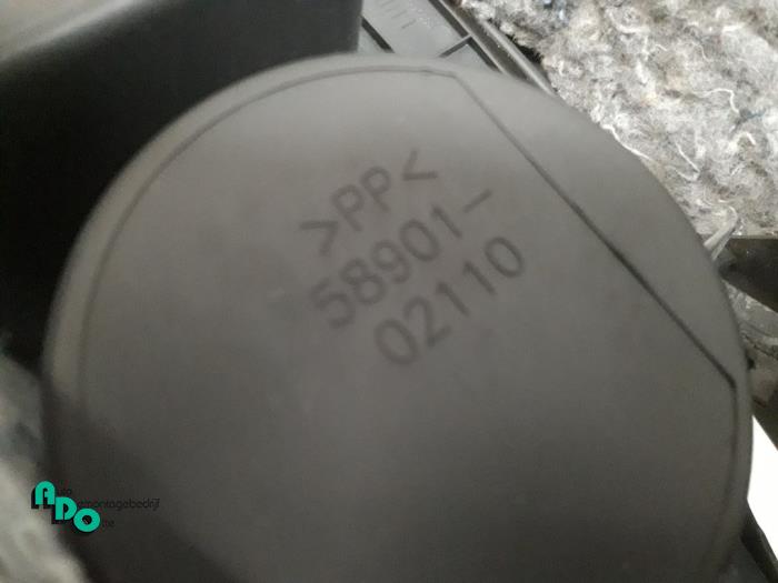 Armstöd från en Toyota Corolla (E12) 1.4 16V VVT-i 2003