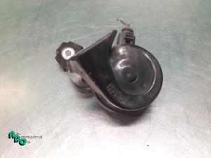 Używane Klakson Volkswagen Jetta III (1K2) 1.9 TDI Cena € 15,00 Procedura marży oferowane przez Autodemontagebedrijf Otte