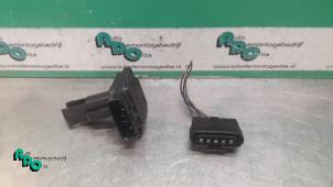 Używane Czujnik masy powietrza Mazda 5 (CR19) 2.0i 16V Cena € 20,00 Procedura marży oferowane przez Autodemontagebedrijf Otte