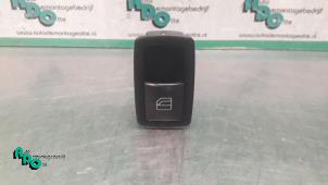 Begagnade Brytare, eldrivna fönster Mercedes A (W169) 1.5 A-150 5-Drs. Pris € 10,00 Marginaltabell erbjuds av Autodemontagebedrijf Otte