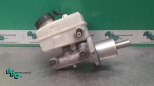 Begagnade Huvudcylinder Mercedes A (W169) 1.5 A-150 5-Drs. Pris € 10,00 Marginaltabell erbjuds av Autodemontagebedrijf Otte