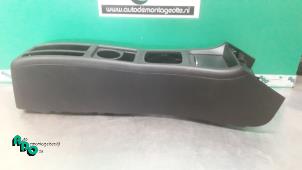 Begagnade Mittkonsol Mercedes A (W169) 1.5 A-150 5-Drs. Pris € 40,00 Marginaltabell erbjuds av Autodemontagebedrijf Otte