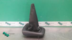 Begagnade Växelspaksskydd Daihatsu Cuore (L251/271/276) 1.0 12V DVVT Pris € 15,00 Marginaltabell erbjuds av Autodemontagebedrijf Otte