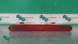 Gebruikte Extra Remlicht midden Citroen Berlingo 1.6 Hdi 75 16V Phase 1 Prijs € 25,00 Margeregeling aangeboden door Autodemontagebedrijf Otte