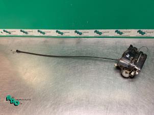 Gebruikte Deurslot Mechaniek 2Deurs rechts Mercedes Vito (639.6) 2.2 111 CDI 16V Prijs € 40,00 Margeregeling aangeboden door Autodemontagebedrijf Otte