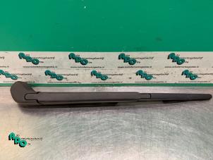 Gebruikte Ruitenwisserarm achter Ford Focus 2 Wagon 1.8 16V Prijs € 10,00 Margeregeling aangeboden door Autodemontagebedrijf Otte