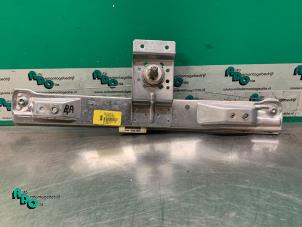 Begagnade Fönstermekanism för bakre dörr, 4-dörrars, höger Opel Corsa D 1.4 16V Twinport Pris € 15,00 Marginaltabell erbjuds av Autodemontagebedrijf Otte