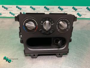 Używane Panel sterowania nagrzewnicy Opel Agila (B) 1.2 16V Cena € 30,00 Procedura marży oferowane przez Autodemontagebedrijf Otte