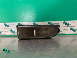 Gebruikte Mistlamp links-voor BMW 7 serie (E38) 730i/iL V8 32V Prijs € 35,00 Margeregeling aangeboden door Autodemontagebedrijf Otte