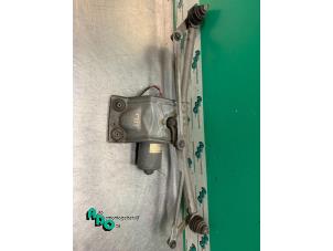 Begagnade Torkarmotor + mekanism Ford Puma 1.4 16V Pris € 40,00 Marginaltabell erbjuds av Autodemontagebedrijf Otte