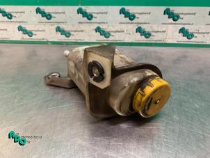 Gebruikte Stuurbekrachtiging Olie Reservoir Fiat Fiorino (225) 1.3 JTD 16V Multijet Prijs € 15,00 Margeregeling aangeboden door Autodemontagebedrijf Otte