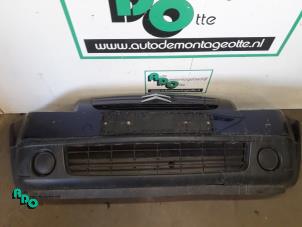 Begagnade Främre stötfångare Citroen C2 (JM) 1.4 Pris € 60,00 Marginaltabell erbjuds av Autodemontagebedrijf Otte