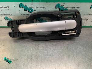 Gebruikte Portiergreep 4Deurs rechts-achter Audi A2 (8Z0) 1.4 16V Prijs € 20,00 Margeregeling aangeboden door Autodemontagebedrijf Otte