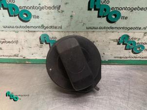 Gebruikte Tankdop Audi A4 Avant (B6) 2.0 20V Prijs € 5,00 Margeregeling aangeboden door Autodemontagebedrijf Otte