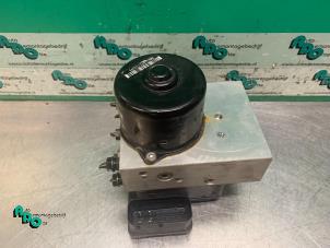 Używane Pompa ABS BMW 3 serie Touring (E46/3) 318i Cena € 50,00 Procedura marży oferowane przez Autodemontagebedrijf Otte