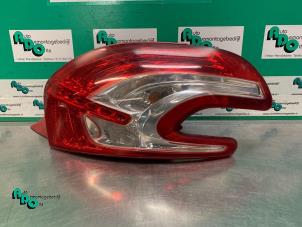 Gebruikte Achterlicht rechts Peugeot 208 I (CA/CC/CK/CL) 1.4 HDi Prijs € 45,00 Margeregeling aangeboden door Autodemontagebedrijf Otte