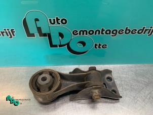 Begagnade Motorfäste Peugeot 107 1.0 12V Pris € 10,00 Marginaltabell erbjuds av Autodemontagebedrijf Otte