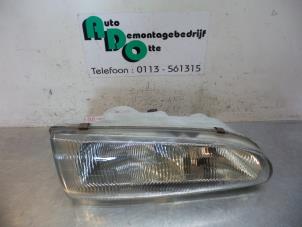 Begagnade Strålkastare, höger Hyundai H-100 2.5 Diesel Pris € 25,00 Marginaltabell erbjuds av Autodemontagebedrijf Otte