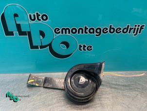 Używane Klakson Peugeot 308 (4A/C) 1.6 VTI 16V Cena € 15,00 Procedura marży oferowane przez Autodemontagebedrijf Otte