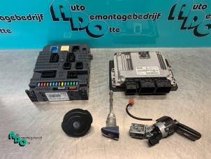 Gebruikte Kontaktslot + computer Peugeot 308 (4A/C) 1.6 VTI 16V Prijs € 150,00 Margeregeling aangeboden door Autodemontagebedrijf Otte