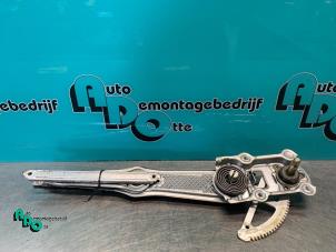 Gebruikte Ruitmechaniek 4Deurs rechts-voor Toyota Yaris Verso (P2) 1.3 16V Prijs € 25,00 Margeregeling aangeboden door Autodemontagebedrijf Otte