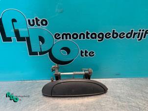 Begagnade Dörrhandtag, 4-dörrars, höger fram Dacia Logan MCV (KS) 1.5 dCi Pris € 15,00 Marginaltabell erbjuds av Autodemontagebedrijf Otte