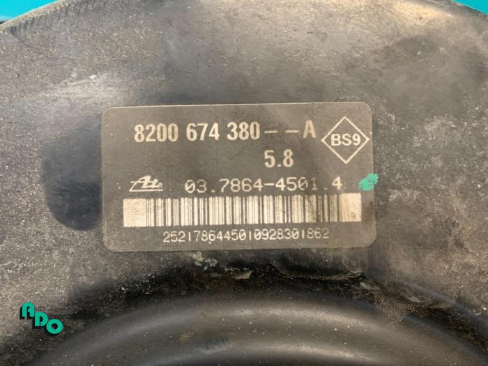 Bromsservo från en Renault Clio III Estate/Grandtour (KR) 1.2 16V 75 2008