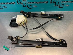 Używane Mechanizm szyby lewej przedniej wersja 4-drzwiowa Seat Leon (1P1) 1.8 TSI 16V Cena € 30,00 Procedura marży oferowane przez Autodemontagebedrijf Otte