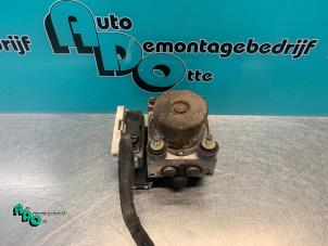 Begagnade ABS-pump Mitsubishi Lancer Wagon (CS/CT) 1.6 16V Pris € 75,00 Marginaltabell erbjuds av Autodemontagebedrijf Otte