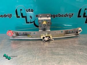 Begagnade Fönstermekanism för bakre dörr, 4-dörrars, höger Opel Corsa D 1.3 CDTi 16V Ecotec Pris € 15,00 Marginaltabell erbjuds av Autodemontagebedrijf Otte